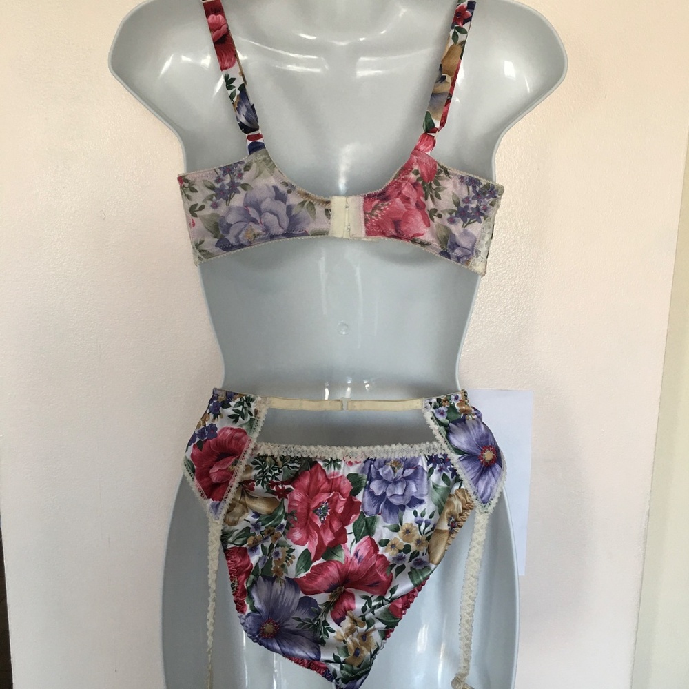 Vintage Christian Dior Lingerie Set (Circa 1980s) - Picture 2 of 13